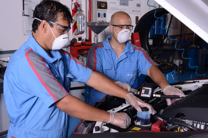 Personal Técnico inspeccionado autos