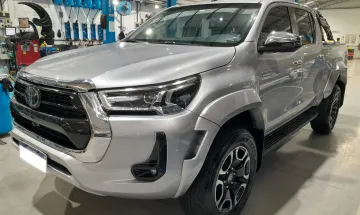 TOYOTA HILUX SRX 4X4 2025