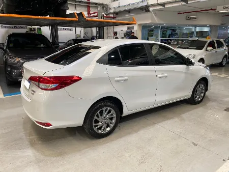 YARIS XLS 4P CVT 2024- imgN°3
